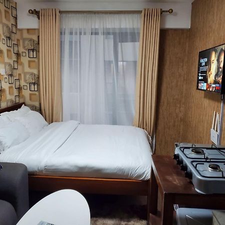 Lovely & Cozy Compact Studio Near Airport With Rooftop View Apartment Nairobi Luaran gambar
