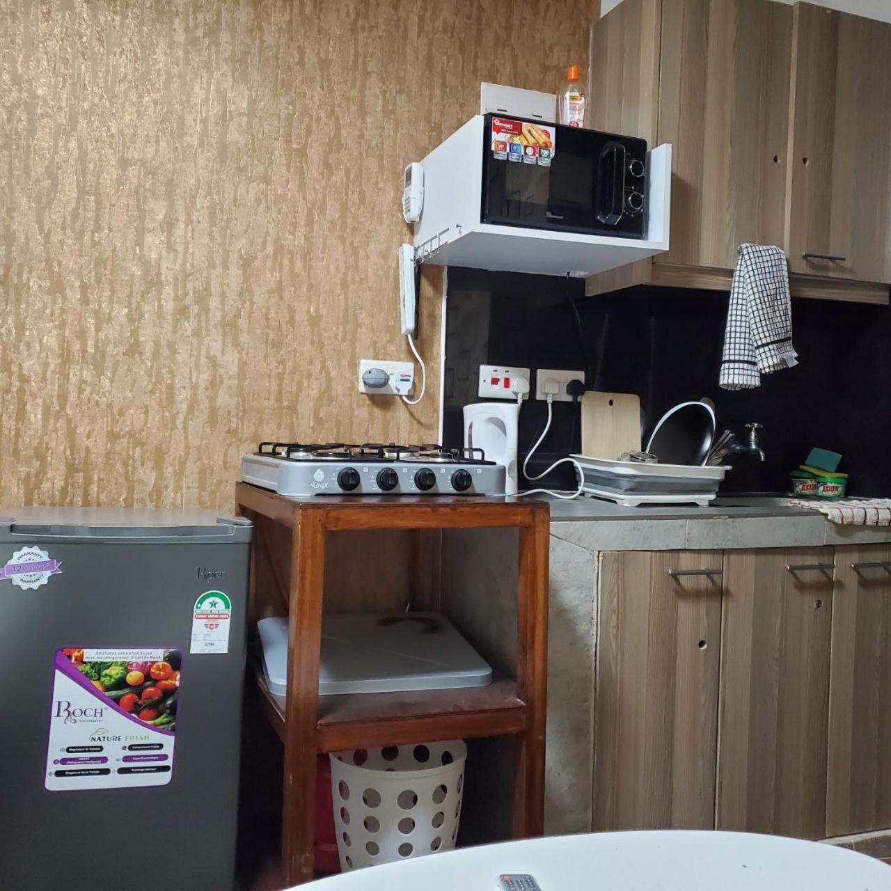 Lovely & Cozy Compact Studio Near Airport With Rooftop View Apartment Nairobi Luaran gambar